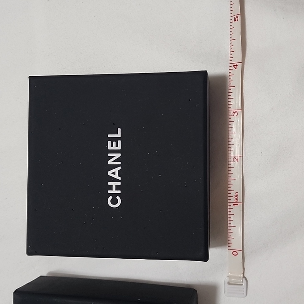 Chanel Gift boxes - Picture 3 of 6